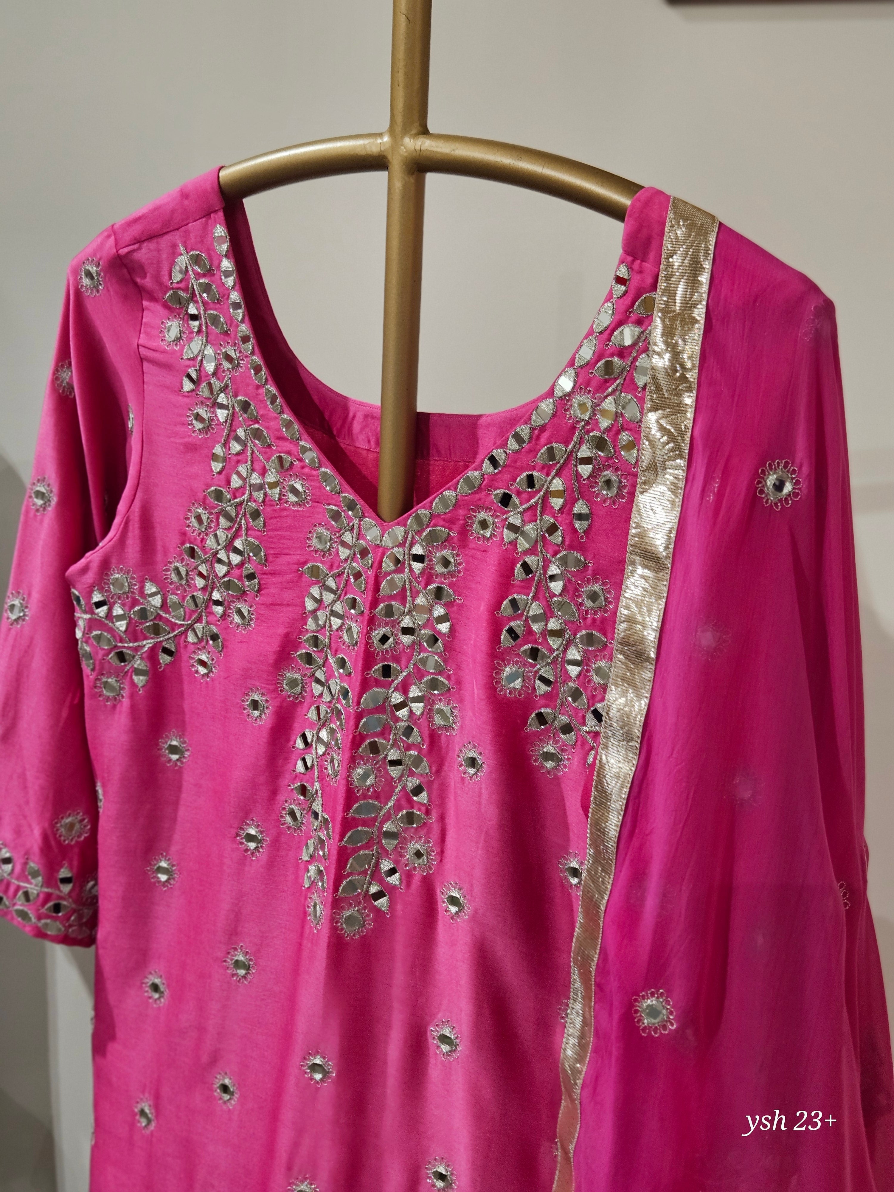 Gulabi Noor Straight Suit Set